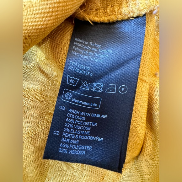 H&M Puff Design Mustard Yellow Short Sleeve Top Size S - Picture 7 of 9